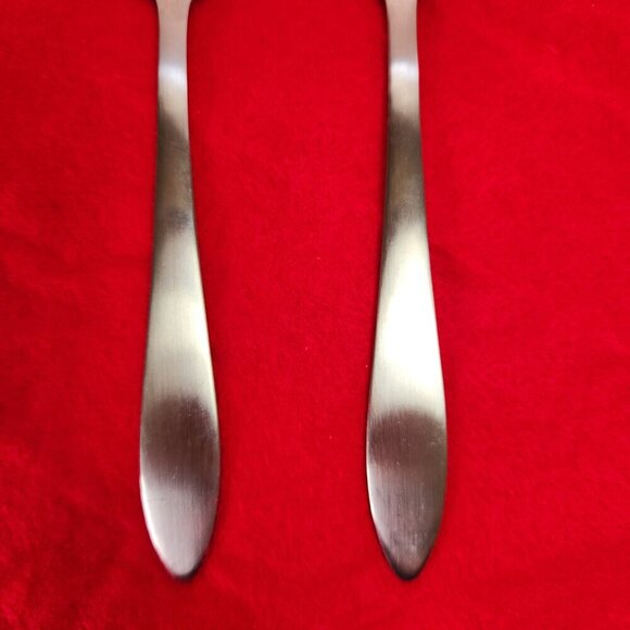 Oneida Cold Meat Serving Forks Mooncrest Pattern 8" Set of 2 - Picture 4 of 9